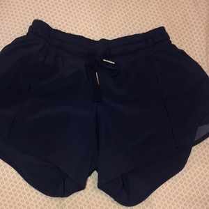 Navy blue Hotta hot short Lululemon !!